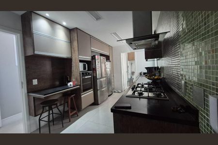 Apartamento à venda com 169m², 4 quartos e 3 vagas