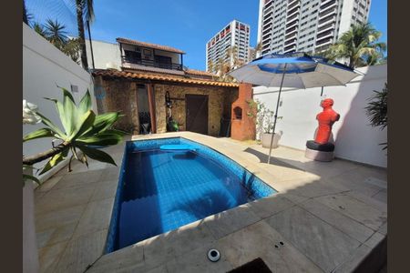 Casa à venda com 258m², 4 quartos e 2 vagas