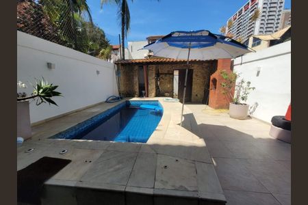 Casa à venda com 258m², 4 quartos e 2 vagas