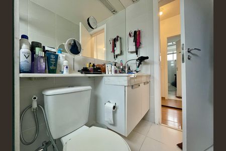Banheiro de apartamento à venda com 2 quartos, 77m² em Vila da Serra, Nova Lima