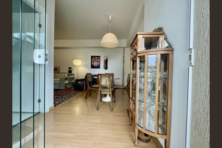 Apartamento à venda com 77m², 2 quartos e 2 vagas Apartamento à venda com 77m², 2 quartos e 2 vagasSala