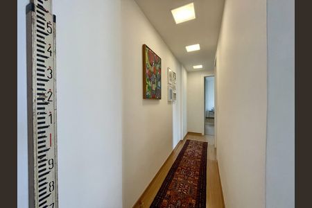 Corredor de apartamento à venda com 2 quartos, 77m² em Vila da Serra, Nova Lima