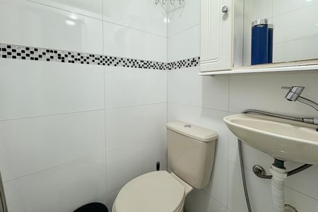 Banheiro de serviço de apartamento à venda com 3 quartos, 85m² em Demarchi, São Bernardo do Campo