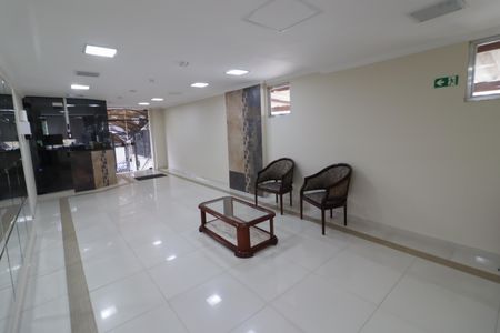 Apartamento para alugar com 70m², 2 quartos e 1 vagaÁrea comum - Hall de entrada