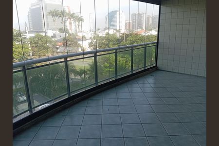 Apartamento para alugar com 250m², 4 quartos e 3 vagas Apartamento para alugar com 250m², 4 quartos e 3 vagasVaranda