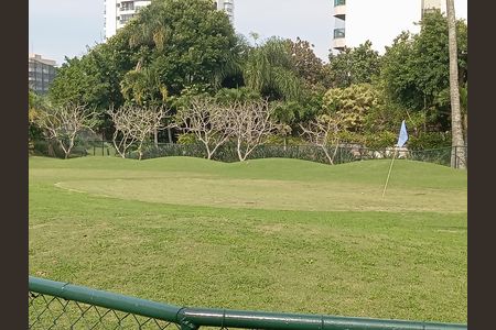 Apartamento para alugar com 250m², 4 quartos e 3 vagas Apartamento para alugar com 250m², 4 quartos e 3 vagasCampo de golfe
