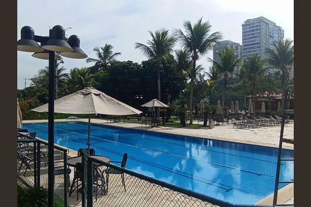 Apartamento para alugar com 250m², 4 quartos e 3 vagas Apartamento para alugar com 250m², 4 quartos e 3 vagasPiscina