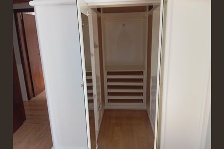 Apartamento para alugar com 250m², 4 quartos e 3 vagas Apartamento para alugar com 250m², 4 quartos e 3 vagasQuarto