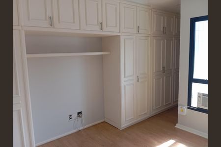 Apartamento para alugar com 250m², 4 quartos e 3 vagas Apartamento para alugar com 250m², 4 quartos e 3 vagasQuarto