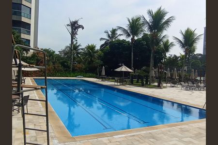 Apartamento para alugar com 250m², 4 quartos e 3 vagas Apartamento para alugar com 250m², 4 quartos e 3 vagasPiscina
