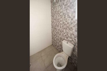 Apartamento para alugar com 42m², 2 quartos e sem vaga Apartamento para alugar com 42m², 2 quartos e sem vagaBanheiro