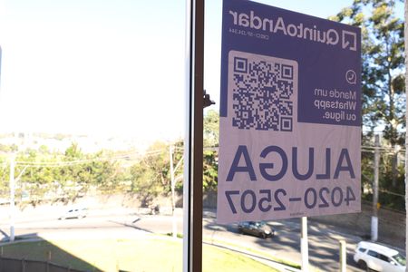 Apartamento para alugar com 50m², 2 quartos e 1 vagaPlaca GRANDE instalada na janela do imóvel (com visão para a rua) dia 15.07.2026 - Código da placa: SWRM-606