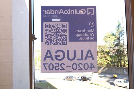 Apartamento para alugar com 50m², 2 quartos e 1 vagaPlaca GRANDE instalada na janela do imóvel (com visão para a rua) dia 15.07.2026 - Código da placa: SWRM-606