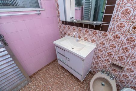 Casa para alugar com 316m², 3 quartos e 2 vagasBanheiro Social