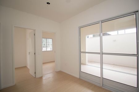 Sala/Cozinha de apartamento à venda com 2 quartos, 28m² em Jardim Jaragua (sao Domingos), São Paulo