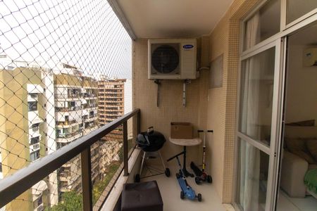 Apartamento à venda com 145m², 3 quartos e 1 vaga Apartamento à venda com 145m², 3 quartos e 1 vagaVaranda da Sala