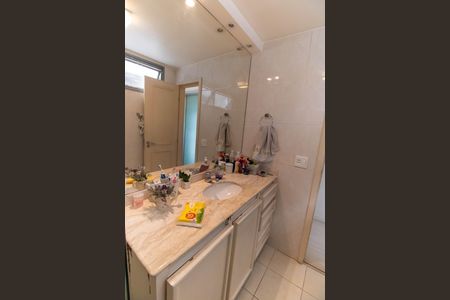Apartamento à venda com 145m², 3 quartos e 1 vaga Apartamento à venda com 145m², 3 quartos e 1 vagaBanheiro Social