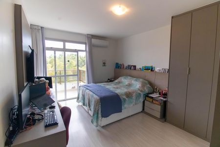 Apartamento à venda com 145m², 3 quartos e 1 vaga Apartamento à venda com 145m², 3 quartos e 1 vagaSuíte