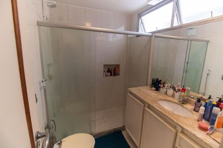 Apartamento à venda com 145m², 3 quartos e 1 vaga Apartamento à venda com 145m², 3 quartos e 1 vagaBanheiro da Suíte