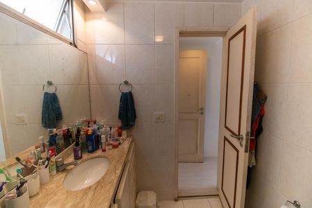 Apartamento à venda com 145m², 3 quartos e 1 vaga Apartamento à venda com 145m², 3 quartos e 1 vagaBanheiro da Suíte
