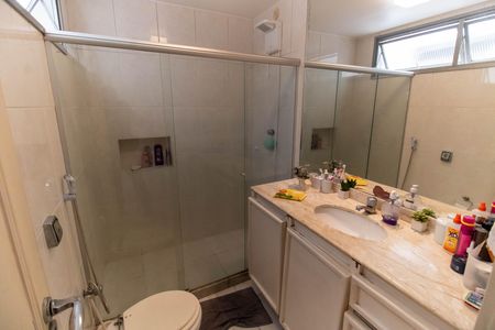 Apartamento à venda com 145m², 3 quartos e 1 vaga Apartamento à venda com 145m², 3 quartos e 1 vagaBanheiro Social