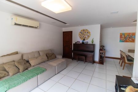 Apartamento à venda com 145m², 3 quartos e 1 vaga Apartamento à venda com 145m², 3 quartos e 1 vagaSala