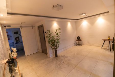 Apartamento à venda com 145m², 3 quartos e 1 vaga Apartamento à venda com 145m², 3 quartos e 1 vagaPortaria