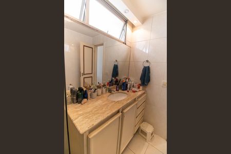 Apartamento à venda com 145m², 3 quartos e 1 vaga Apartamento à venda com 145m², 3 quartos e 1 vagaBanheiro da Suíte