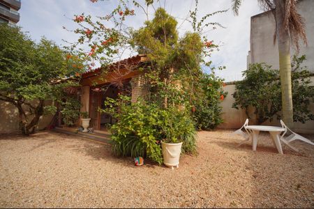 Casa para alugar com 340m², 6 quartos e 5 vagasÁrea externa