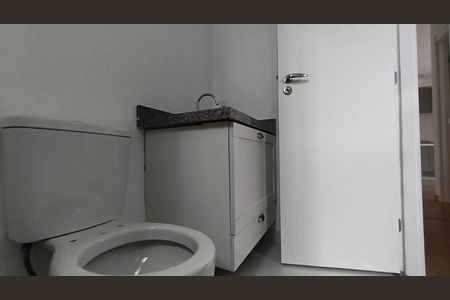 Apartamento para alugar com 67m², 2 quartos e 1 vaga Apartamento para alugar com 67m², 2 quartos e 1 vagaBanheiro da Suíte