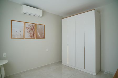 Casa de condomínio para alugar com 287m², 4 quartos e 2 vagasQuarto 2