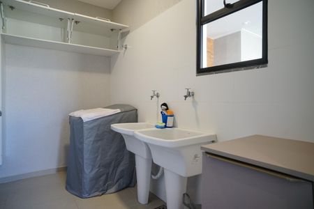 Casa de condomínio para alugar com 287m², 4 quartos e 2 vagasÁrea de Serviço