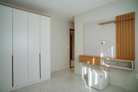 Casa de condomínio para alugar com 287m², 4 quartos e 2 vagasQuarto 2