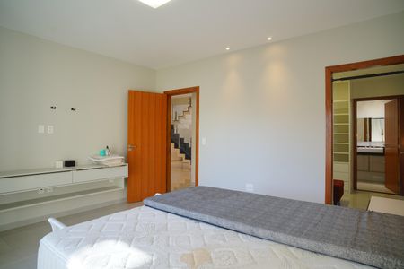 Casa de condomínio para alugar com 287m², 4 quartos e 2 vagasQuarto 1