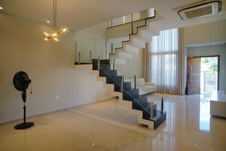 Casa de condomínio para alugar com 287m², 4 quartos e 2 vagasSala