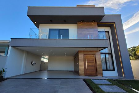 Casa de condomínio para alugar com 287m², 4 quartos e 2 vagasFachada
