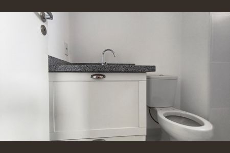 Apartamento para alugar com 67m², 2 quartos e 1 vaga Apartamento para alugar com 67m², 2 quartos e 1 vagaBanheiro da Suíte
