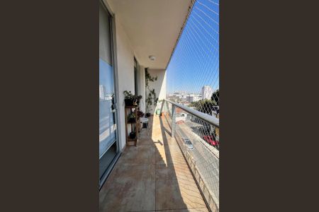 Apartamento à venda com 35m², 1 quarto e 1 vaga Apartamento à venda com 35m², 1 quarto e 1 vagaVaranda