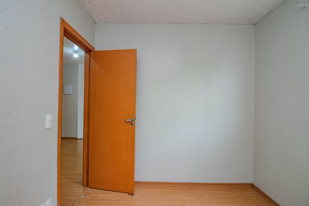 Quarto 1 de apartamento para alugar com 2 quartos, 41m² em Santa Fe, Porto Alegre