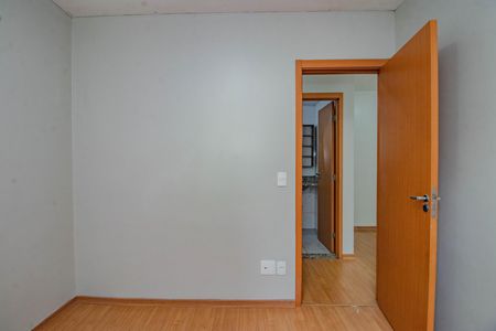 Quarto 1 de apartamento para alugar com 2 quartos, 41m² em Santa Fe, Porto Alegre