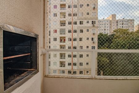 Sala - Varanda de apartamento para alugar com 2 quartos, 41m² em Santa Fe, Porto Alegre