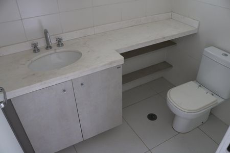 Apartamento à venda com 159m², 3 quartos e 2 vagasBanheiro 1