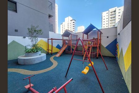 Apartamento à venda com 81m², 2 quartos e 1 vaga Apartamento à venda com 81m², 2 quartos e 1 vagaÁrea comum - Playground