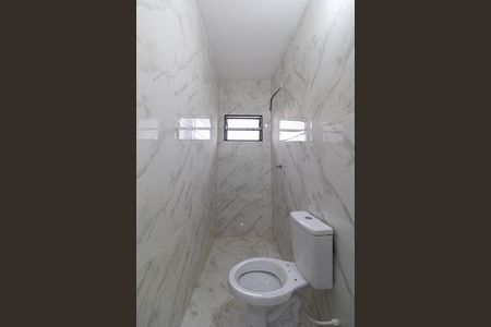 Banheiro de casa para alugar com 1 quarto, 48m² em Vila Ré, São Paulo
