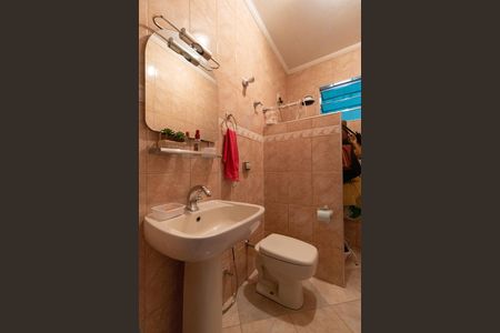 Banheiro 01 de casa à venda com 3 quartos, 100m² em Vila Joaquim Inacio, Campinas