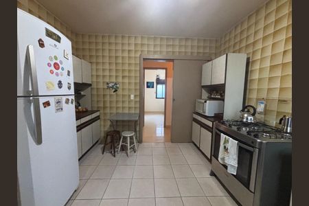 Casa à venda com 136m², 3 quartos e 2 vagas