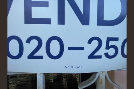 Casa à venda com 136m², 3 quartos e 2 vagas Casa à venda com 136m², 3 quartos e 2 vagasPlaca instalada em 16/06/2026 com o código VZOE-320