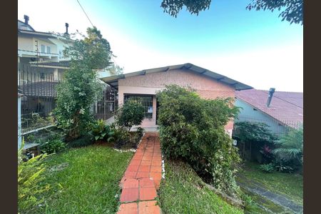 Casa à venda com 136m², 3 quartos e 2 vagas Casa à venda com 136m², 3 quartos e 2 vagasPlaca instalada em 16/06/2026 com o código VZOE-320
