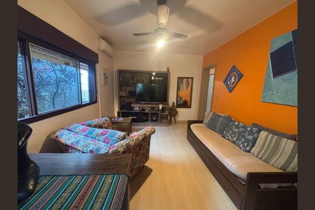Casa à venda com 136m², 3 quartos e 2 vagas