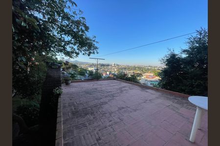 Casa à venda com 136m², 3 quartos e 2 vagas